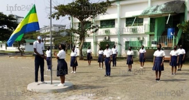 Les élèves gabonais astreints à la levée du drapeau et au chant de l’hymne nationale par le CTRI