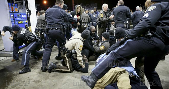 USA : un autre adolescent noir tué par la police près de Ferguson