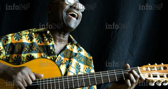 Pierre Claver Akendengue poète-parolier de la liberté célèbre ses 50 ans de carrière musicale