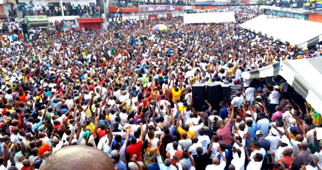 Libreville noire de monde pour le meeting géant de la «&nbsp;libération&nbsp;» du Gabon&nbsp;!