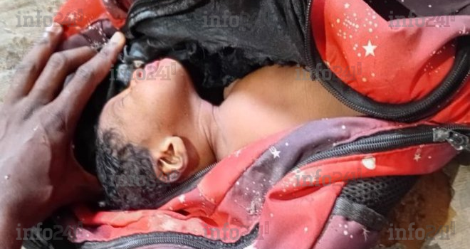 Tchibanga&nbsp;: Un bébé de 3 semaines abandonné dans un sac par sa mère, retrouvé vivant dans une église