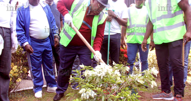 Le Premier ministre exhorte les Gabonais à respecter la journée citoyenne d’Ali Bongo