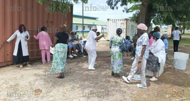Grève à N’tchengué : la direction de l’hôpital et les syndicats à couteaux tirés sur 4 primes impayées