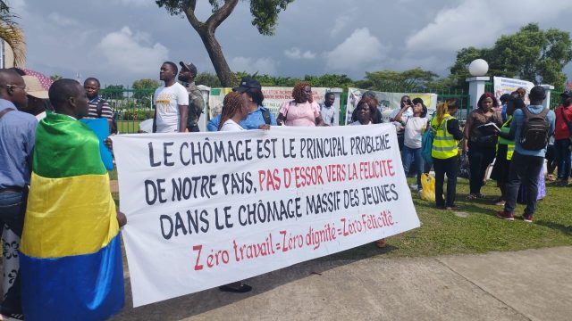 &laquo;&nbsp;0 travail = 0 dignité = 0 félicité&nbsp;&raquo;, la bataille contre le chômage au Gabon