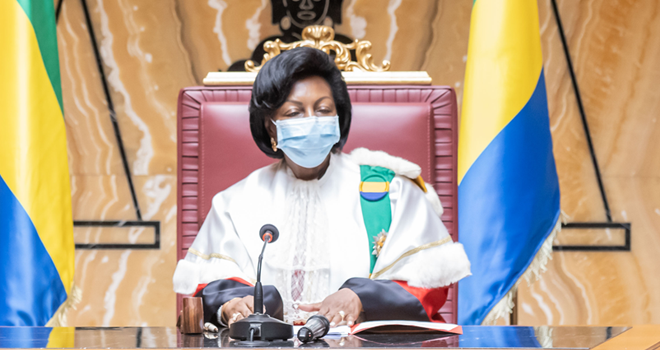 Mborantsuo valide à 1000% le triumvirat mis en place par Ali Bongo dans la Constitution