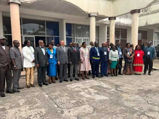 Les maires du Gabon en conclave à Franceville pour éradiquer l’insalubrité de leur ville 