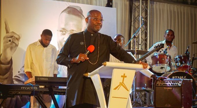 Mike Jocktane célèbre ses 20 ans d’épiscopat et réitère son projet présidentiel pour le Gabon