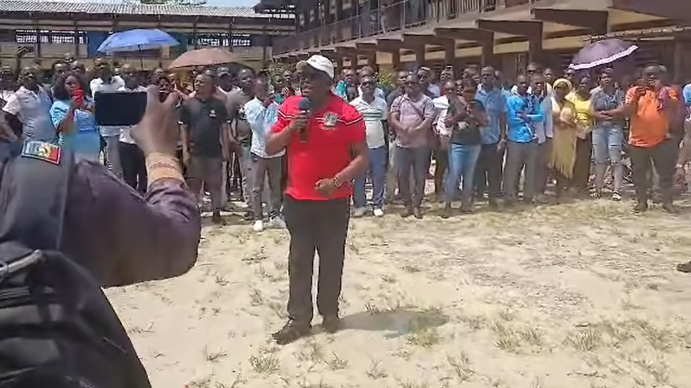 Grève des enseignants&nbsp;: «&nbsp;C’est tout ou rien&nbsp;», la base radicalise et reconduit son mouvement d’humeur