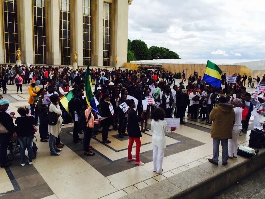 Les images de la manif parisienne pour la libération d’Annie Léa Meye et Georgette Toussaint