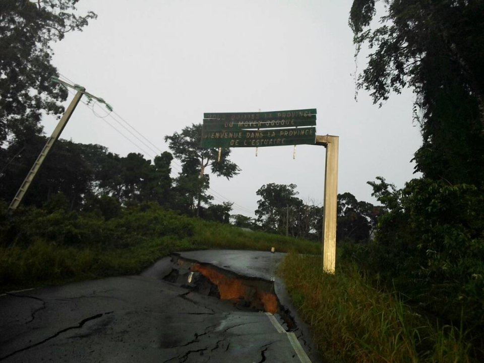 Les images de la route coupée entre les provinces de l’Estuaire et du Moyen-Ogooué