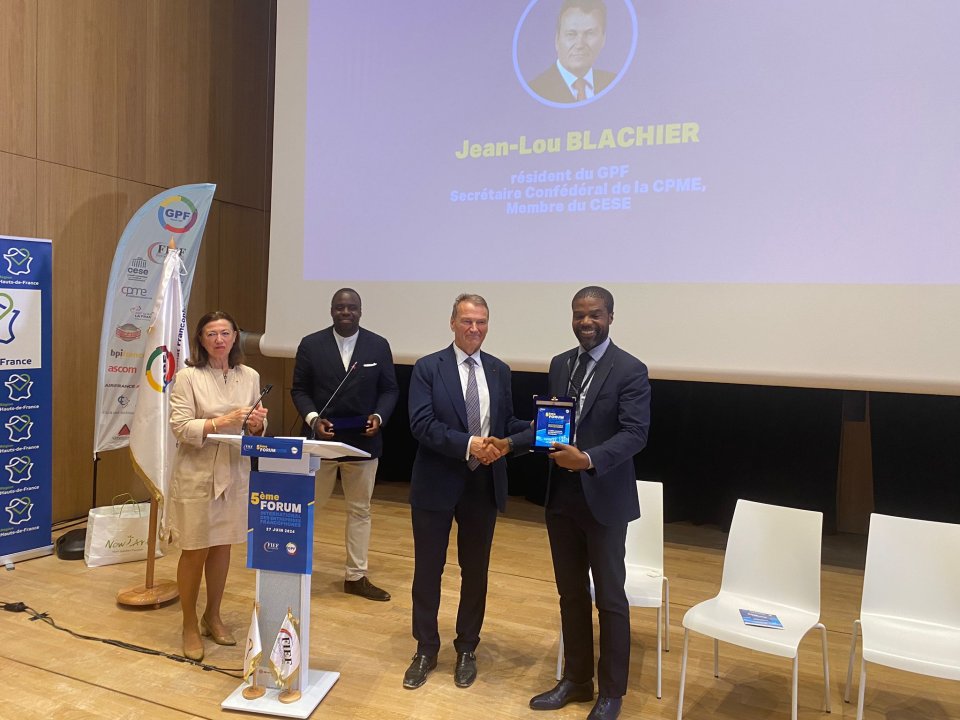  La planification du développement au Gabon primée en France par le Groupement du Patronat Francophone